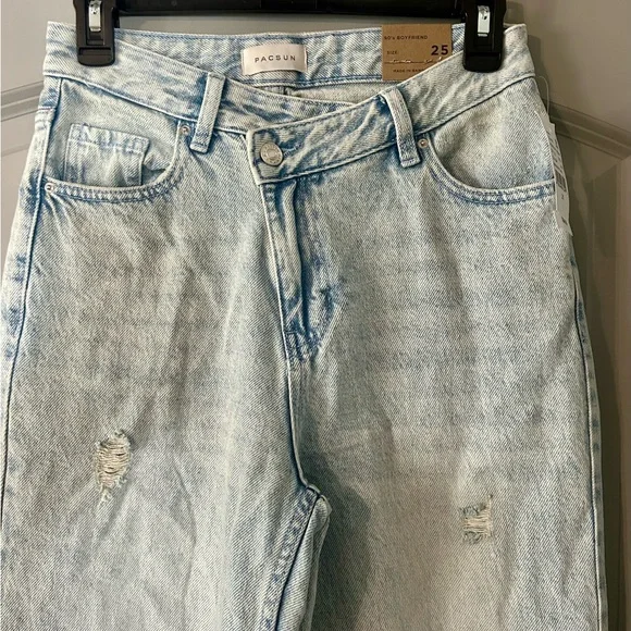 PacSun Women’s 90s BF Manhattan Light Wash Jeans - Picture 5 of 6
